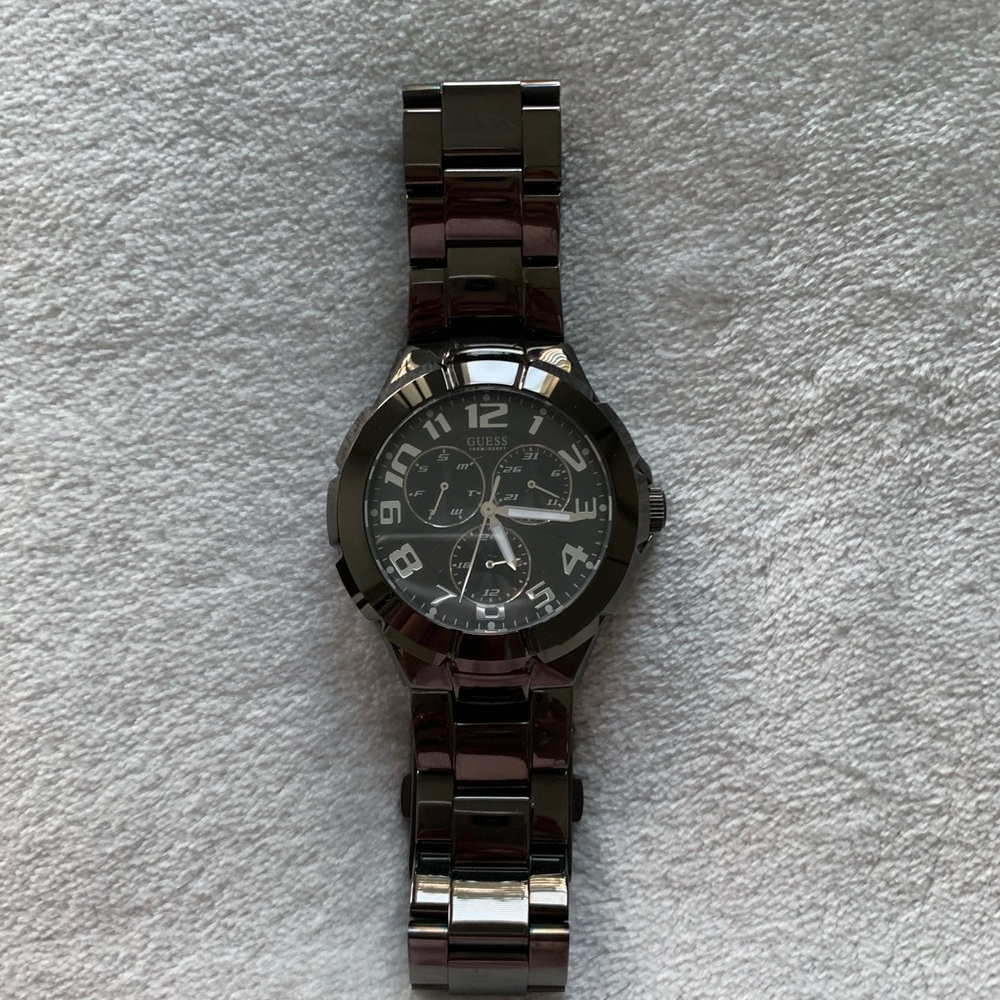 Guess watch✨
